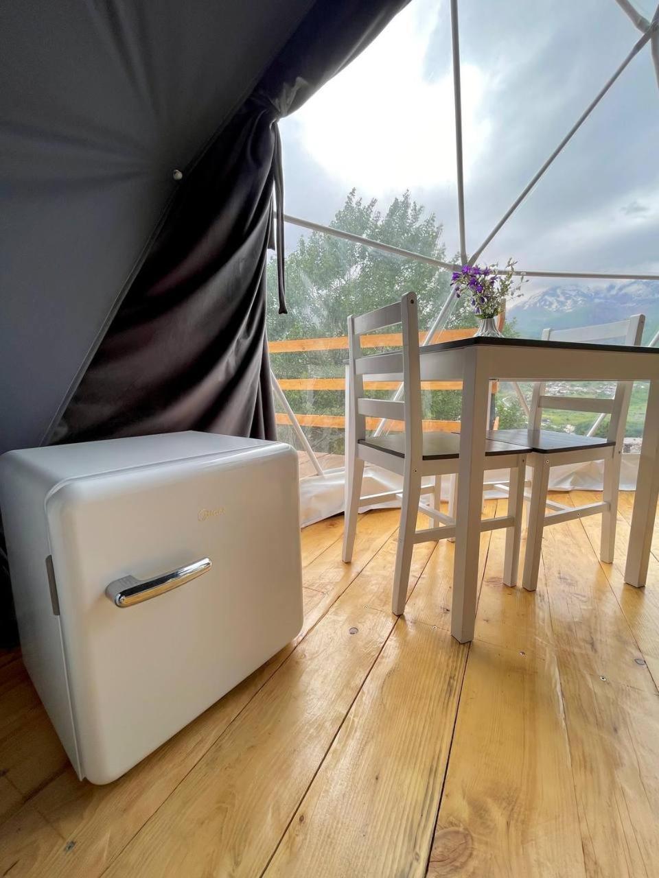 Elia Glamping Hotell Kazbegi Eksteriør bilde