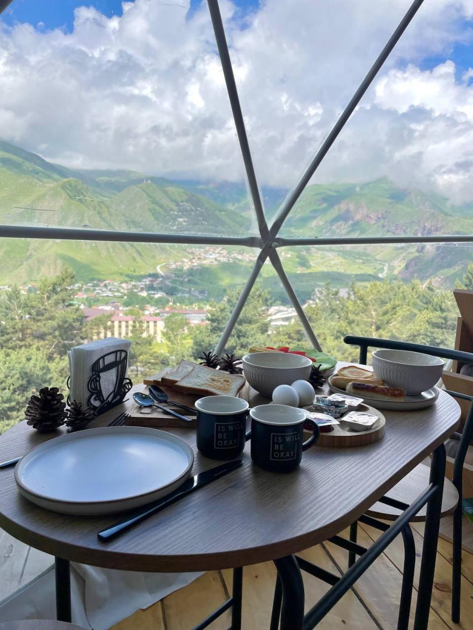 Elia Glamping Hotell Kazbegi Eksteriør bilde